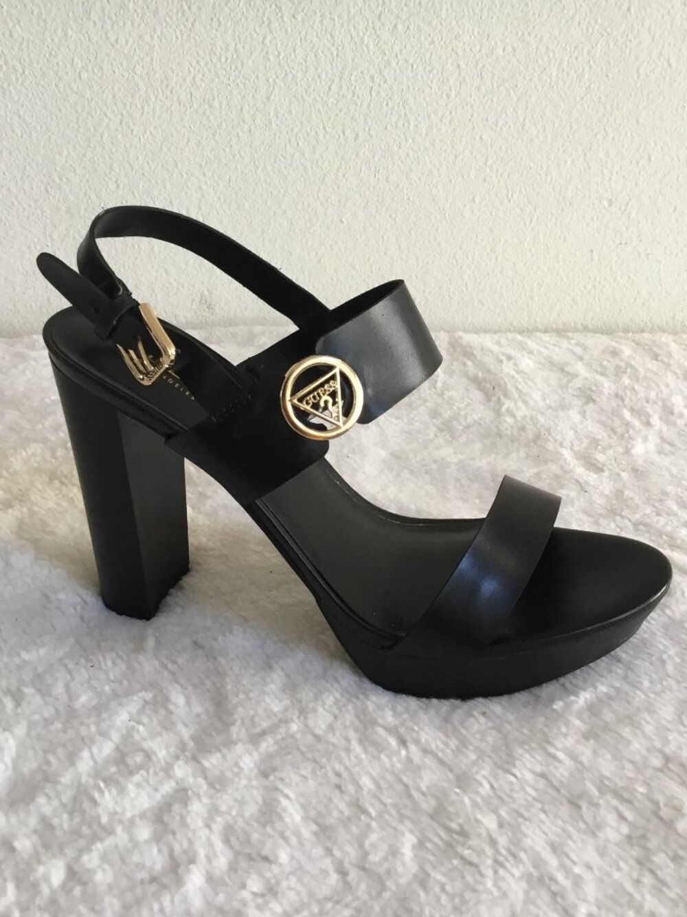 GUESS Block Chunky Heels Sandals Strappy Open Toe Platform Logo Ankle Strap 10